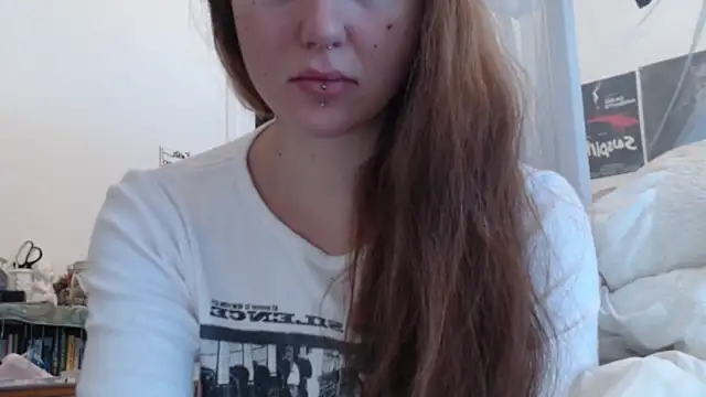 Snapshot of fern4ever chatting on 4, 12, 2025 fern4ever online show from 4, 12, 2025