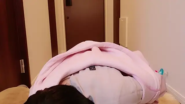 Mia--meow online show from 13, 1, 2025