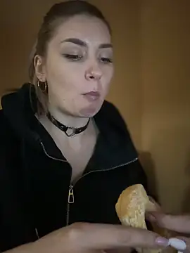 Snapshot of Crazy-Rosa chatting on 12, 1, 2025 Crazy-Rosa online show from 12, 1, 2025