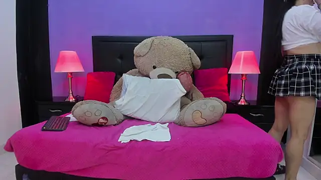 MaduraLuciana online show from 2, 2, 2025