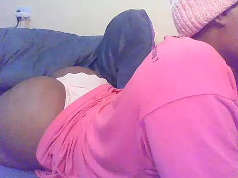 Snapshot of EBONYVANILLA02 chatting on 12, 11, 2025 EBONYVANILLA02 online show from 12, 11, 2025