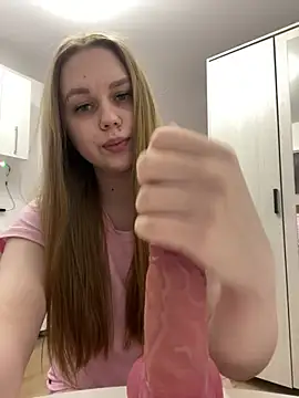 Snapshot of Marylallka5 chatting on 28, 4, 2026 Marylallka5 online show from 28, 4, 2026