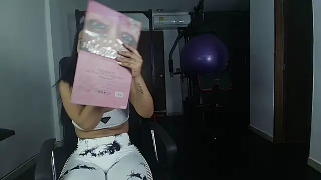 CoupleBigAss online show from 6, 3, 2025
