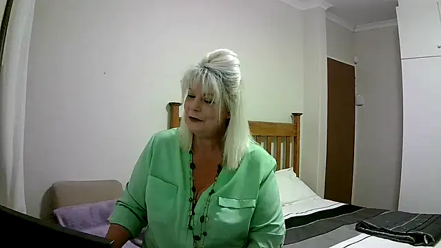 Miahotmilf online show from 1, 1, 2025