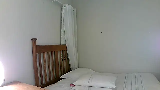 Miahotmilf online show from 8, 3, 2025