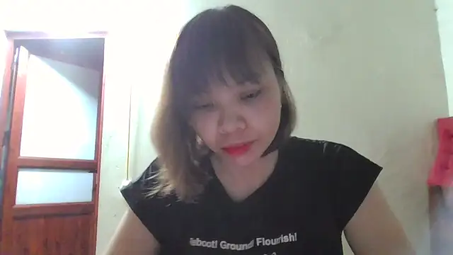 Snapshot of Angela-Eira chatting on 9, 10, 2025 Angela-Eira online show from 9, 10, 2025