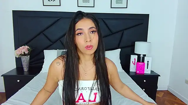 SophieCarther online show from 5, 3, 2025