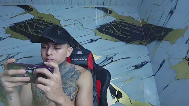 Kevin22 222 online show from 24, 1, 2025