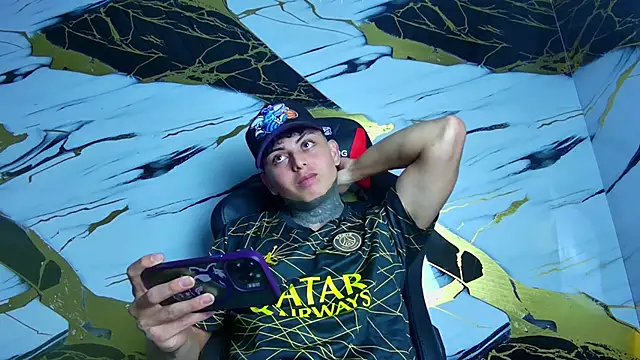 Kevin22 222 online show from 27, 1, 2025