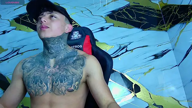 Kevin22 222 online show from 18, 3, 2025