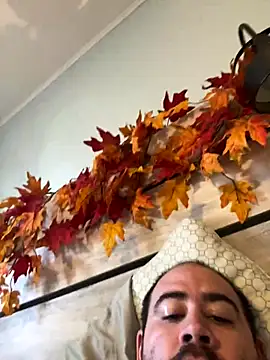 Snapshot of bighung1990 chatting on 3, 10, 2025 bighung1990 online show from 3, 10, 2025