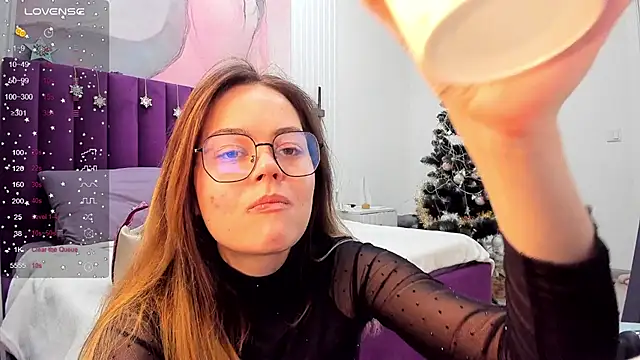 Kelly Cuutie online show from 10, 1, 2025