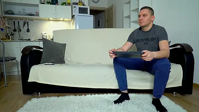 Snapshot of littlesweettifany chatting on 5, 2, 2025 littlesweettifany online show from 5, 2, 2025