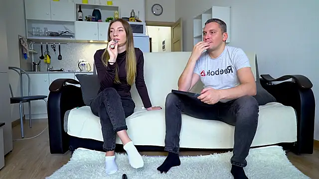 Snapshot of littlesweettifany chatting on 29, 10, 2025 littlesweettifany online show from 29, 10, 2025