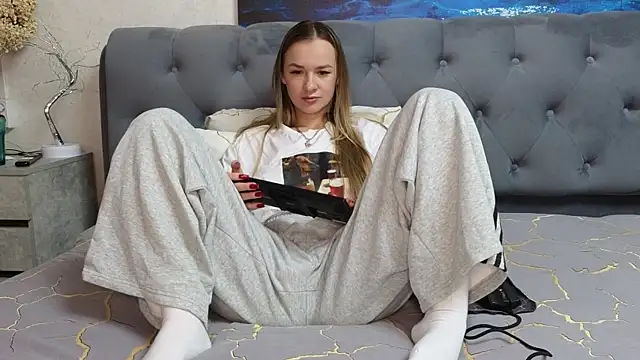 Snapshot of Strip-Lady chatting on 1, 12, 2025 Strip-Lady online show from 1, 12, 2025