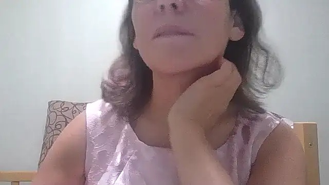 HollyJewel online show from 31, 10, 2025