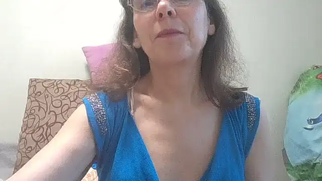 Snapshot of HollyJewel chatting on 10, 6, 2026 HollyJewel online show from 10, 6, 2026