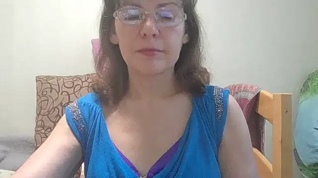 Snapshot of HollyJewel chatting on 11, 6, 2026 HollyJewel online show from 11, 6, 2026