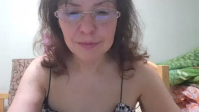 Snapshot of HollyJewel chatting on 28, 6, 2026 HollyJewel online show from 28, 6, 2026