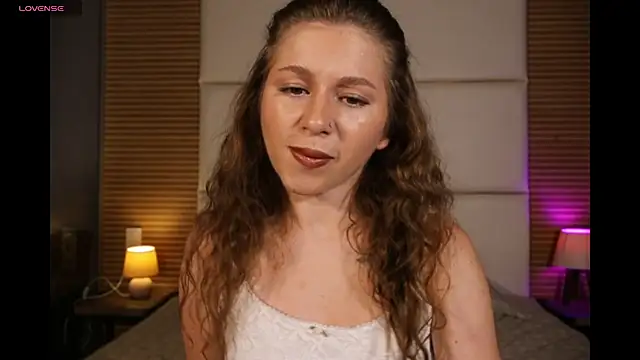 Snapshot of AliceBellamy chatting on 8, 7, 2026 AliceBellamy online show from 8, 7, 2026