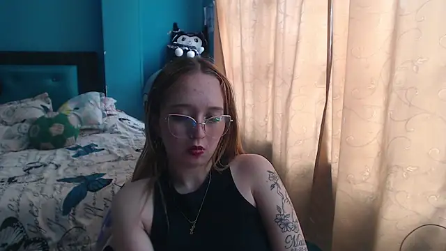 Snapshot of Liaroberts1 chatting on 13, 3, 2025 Liaroberts1 online show from 13, 3, 2025