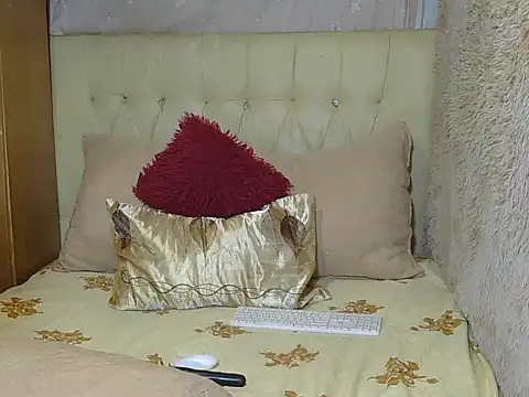 Xxxsluts online show from 15, 11, 2025