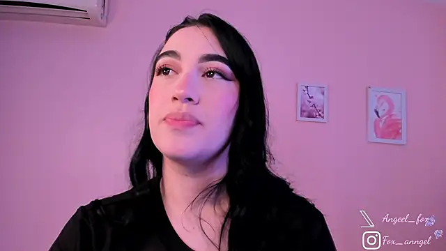 Snapshot of angeel_fox chatting on 7, 5, 2026 angeel fox online show from 7, 5, 2026