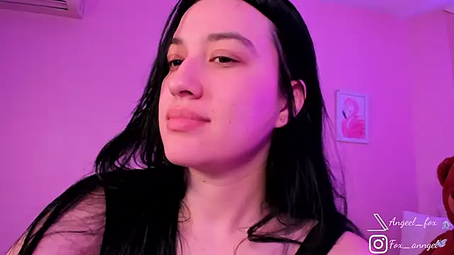 Snapshot of angeel_fox chatting on 28, 5, 2026 angeel fox online show from 28, 5, 2026