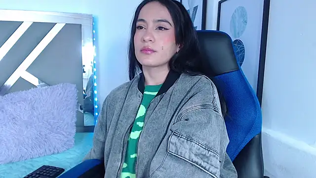 Snapshot of ZaraDames_ chatting on 24, 1, 2025 ZaraDames online show from 24, 1, 2025