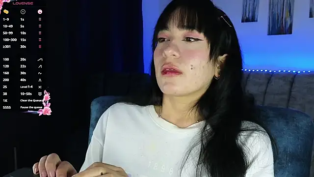 Snapshot of ZaraDames_ chatting on 11, 10, 2025 ZaraDames online show from 11, 10, 2025