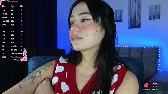 Snapshot of ZaraDames_ chatting on 18, 10, 2025 ZaraDames online show from 18, 10, 2025