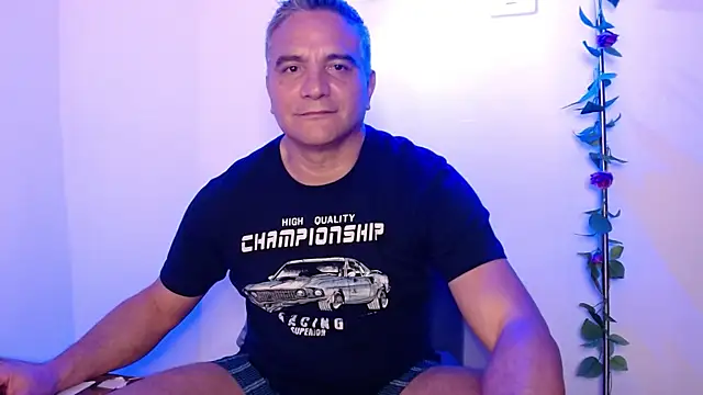 Snapshot of golden_punisher chatting on 1, 3, 2025 golden punisher online show from 1, 3, 2025