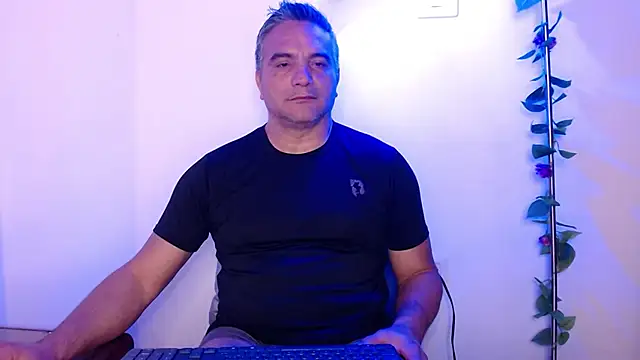 Snapshot of golden_punisher chatting on 14, 3, 2025 golden punisher online show from 14, 3, 2025