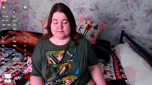 Estelle Hicks online show from 5, 1, 2025