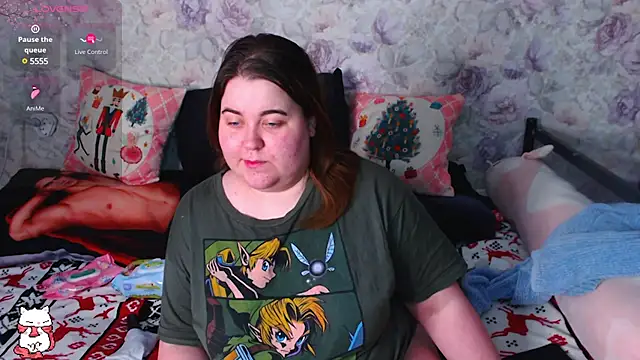 Estelle Hicks online show from 5, 2, 2025