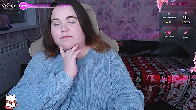 Estelle Hicks online show from 6, 11, 2025