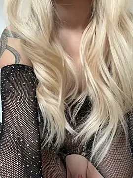 Snapshot of AmaliaMarkova_ chatting on 23, 2, 2025 AmaliaMarkova online show from 23, 2, 2025