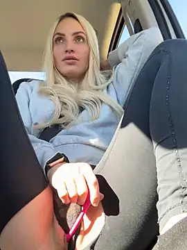 Snapshot of AmaliaMarkova_ chatting on 24, 2, 2025 AmaliaMarkova online show from 24, 2, 2025