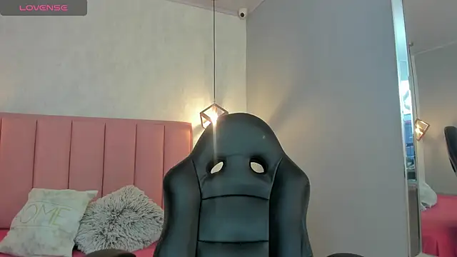 SUNNYCYRUS online show from 23, 9, 2025