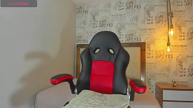 SUNNYCYRUS online show from 6, 10, 2025