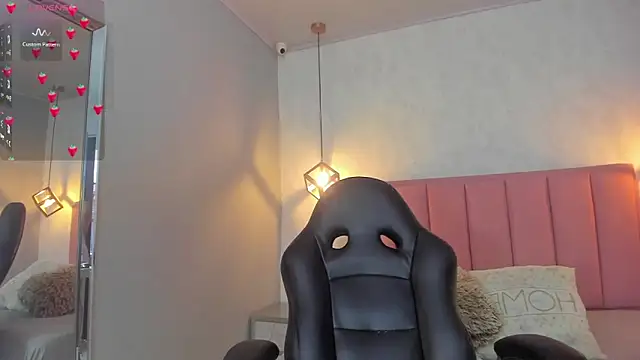 SUNNYCYRUS online show from 9, 2, 2026