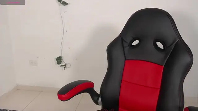 Snapshot of evelin_999_ chatting on 5, 1, 2025 evelin 999 online show from 5, 1, 2025