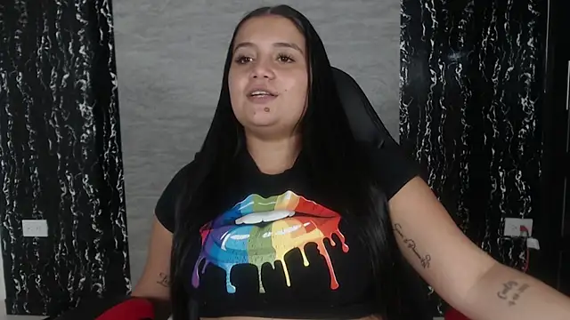 Snapshot of evelin_999_ chatting on 2, 3, 2025 evelin 999 online show from 2, 3, 2025