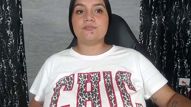 Snapshot of evelin_999_ chatting on 7, 3, 2025 evelin 999 online show from 7, 3, 2025