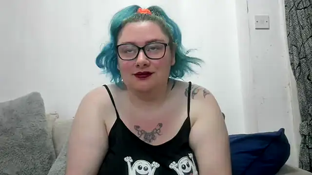 Snapshot of Bustycurves chatting on 5, 6, 2026 Bustycurves online show from 5, 6, 2026
