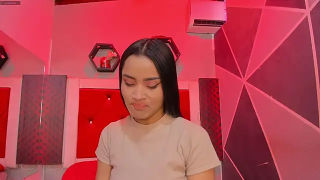 Karoll014 online show from 3, 10, 2025