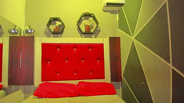 Karoll014 online show from 9, 2, 2026