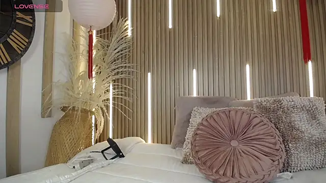 Tayzon Foxxx online show from 1, 4, 2026