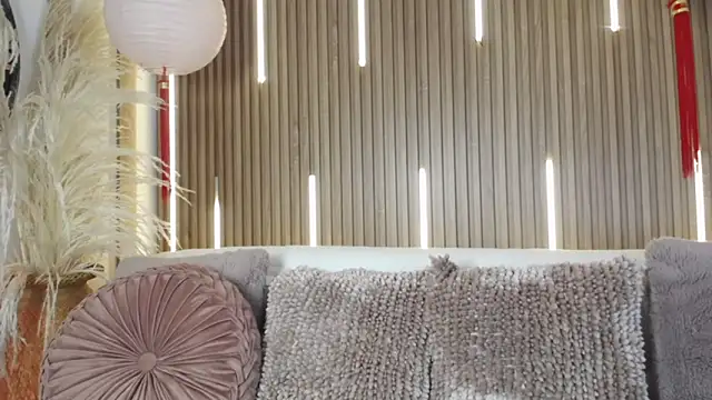 Tayzon Foxxx online show from 15, 4, 2026