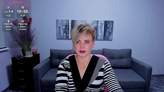 Julia Wilsone online show from 1, 12, 2025